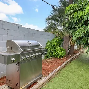 Apartment Great Location With Large Garden 2br Apt, Tampa